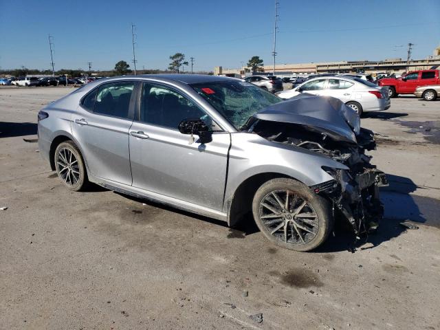 4T1T11AKXPU796531 - 2023 TOYOTA CAMRY SE NIGHT SHADE SILVER photo 4