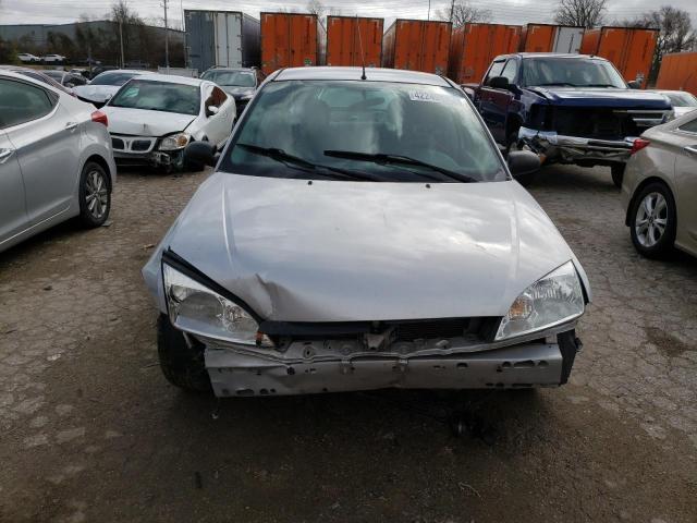 1FAHP34NX7W252549 - 2007 FORD FOCUS ZX4 SILVER photo 5