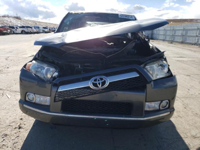 JTEZU5JR0C5040507 - 2012 TOYOTA 4RUNNER SR5 GRAY photo 5