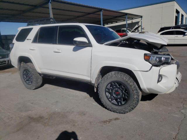 JTEBU5JRXK5722133 - 2019 TOYOTA 4RUNNER SR5 WHITE photo 4