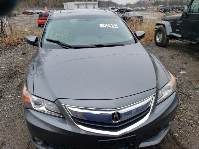 19VDE1F70DE007260 - 2013 ACURA ILX 20 TECH GRAY photo 5