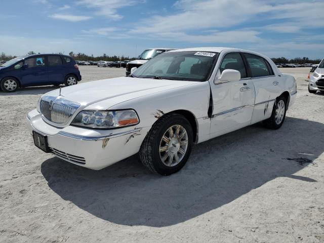 2011 LINCOLN TOWN CAR SIGNATURE LIMITED, 