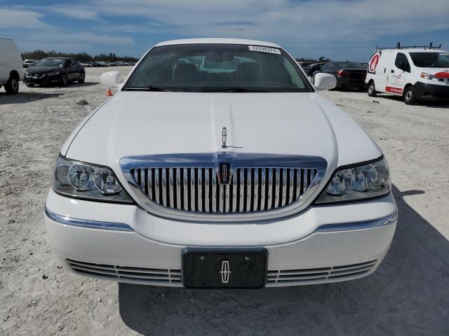 2LNBL8CV3BX751096 - 2011 LINCOLN TOWN CAR SIGNATURE LIMITED WHITE photo 5