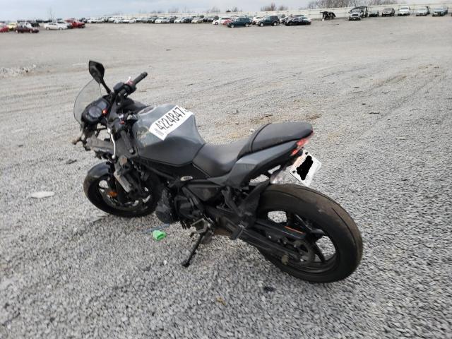 JKAEXEJ11JDA02868 - 2018 KAWASAKI EX650 J ნაცრისფერი ფოტო 3