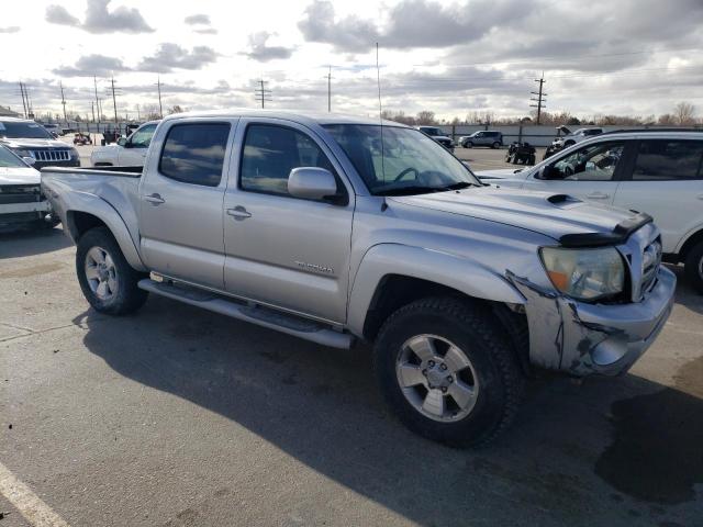 5TELU42N85Z110335 - 2005 TOYOTA TACOMA DOUBLE CAB SILVER photo 4