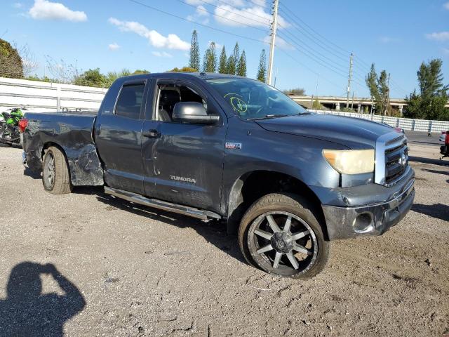 5TFRY5F10AX086772 - 2010 TOYOTA TUNDRA DOUBLE CAB SR5 GRAY photo 4
