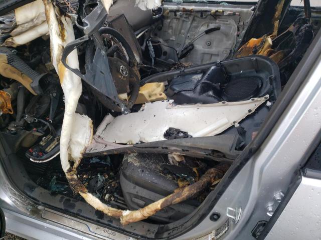 JTDKARFP6K3115086 - 2019 TOYOTA PRIUS PRIM 银色 照片 7