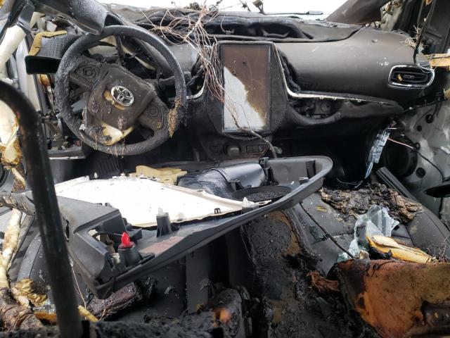 JTDKARFP6K3115086 - 2019 TOYOTA PRIUS PRIM 银色 照片 8