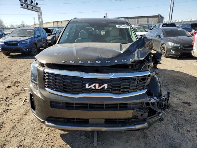 5XYP6DHC1NG294870 - 2022 KIA TELLURIDE S BROWN photo 5