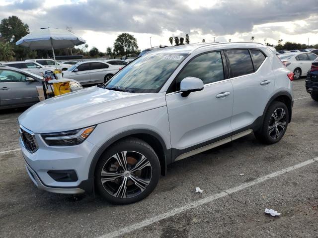 YV4162UL8L2280324 - 2020 VOLVO XC40 T5 INSCRIPTION SILVER photo 1