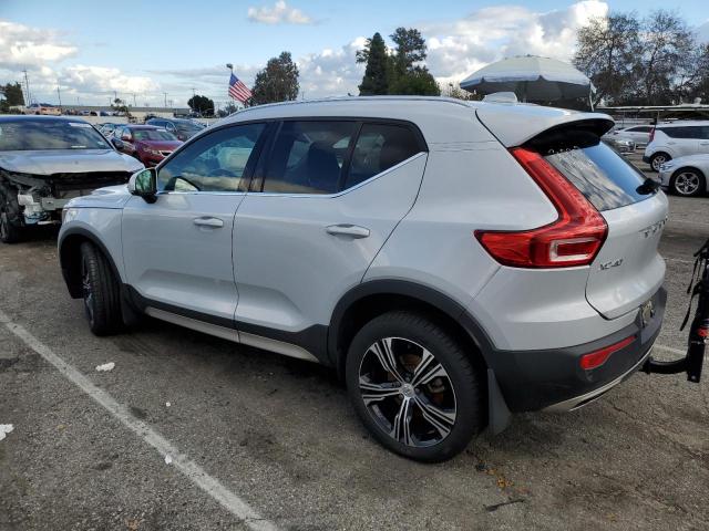 YV4162UL8L2280324 - 2020 VOLVO XC40 T5 INSCRIPTION SILVER photo 2