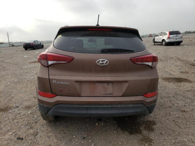 KM8J33A46HU525689 - 2017 HYUNDAI TUCSON LIMITED BROWN photo 6