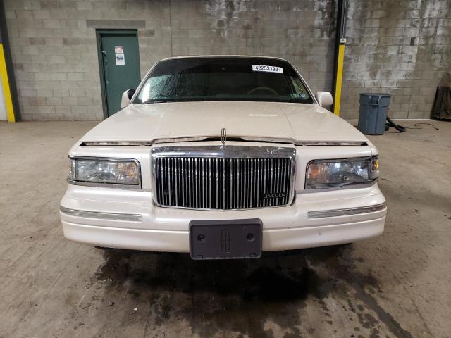1LNLM81W6TY679597 - 1996 LINCOLN TOWN CAR EXECUTIVE CREAM photo 5