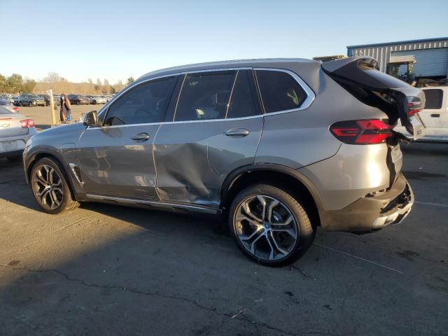 5UX43EU0XS9X35808 - 2025 BMW X5 XDRIVE50E GRAY photo 2