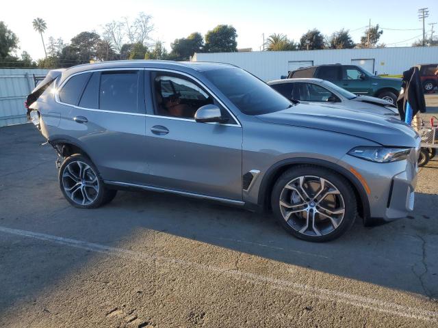 5UX43EU0XS9X35808 - 2025 BMW X5 XDRIVE50E GRAY photo 4