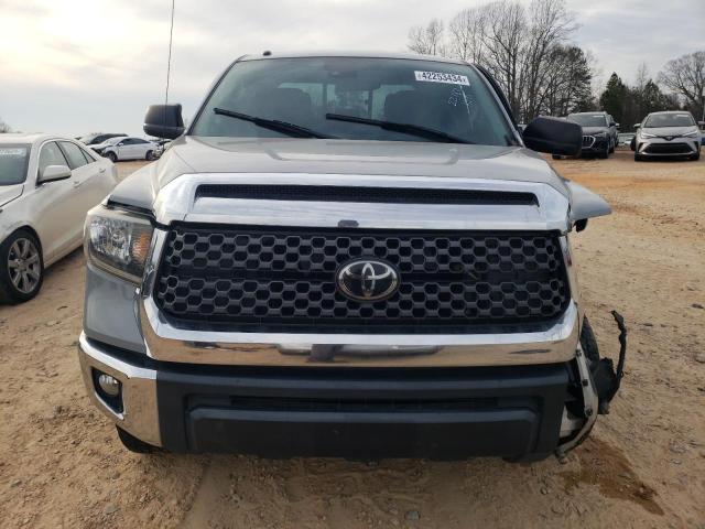 5TFUW5F13KX835968 - 2019 TOYOTA TUNDRA DOUBLE CAB SR/SR5 GRAY photo 5