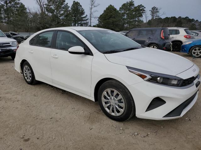 3KPF24AD0PE684451 - 2023 KIA FORTE LX WHITE photo 4