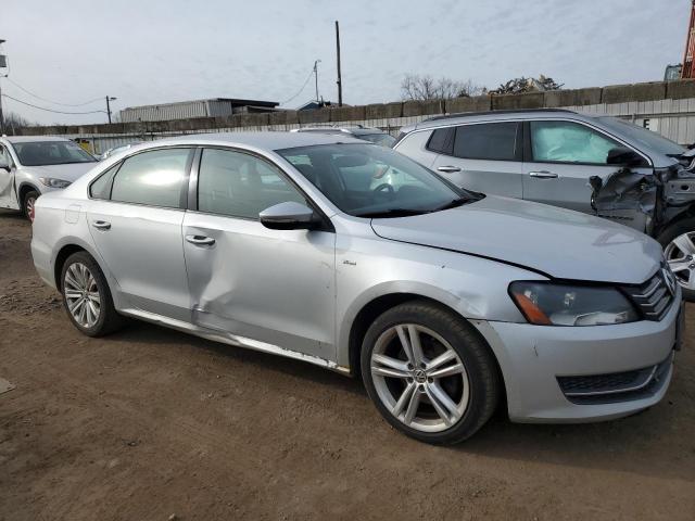 1VWAP7A36CC006158 - 2012 VOLKSWAGEN PASSAT S SILVER photo 4