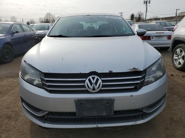 1VWAP7A36CC006158 - 2012 VOLKSWAGEN PASSAT S SILVER photo 5