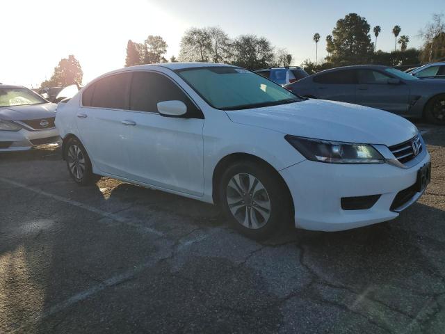 1HGCR2F37DA152827 - 2013 HONDA ACCORD LX WHITE photo 4