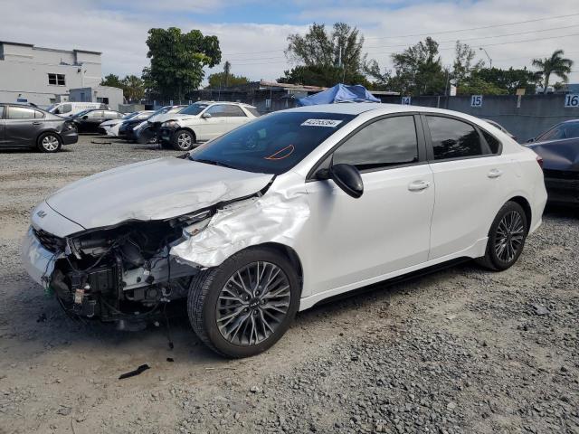 3KPF54AD7PE604585 - 2023 KIA FORTE GT LINE WHITE photo 1