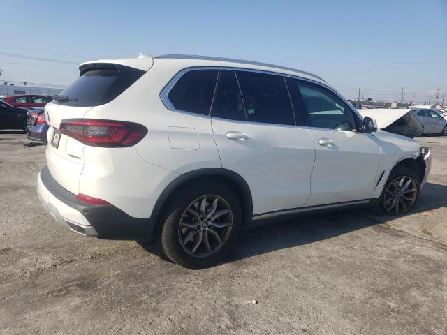 5UXCR4C04M9H69240 - 2021 BMW 0I SDRIVE 40I WHITE photo 3