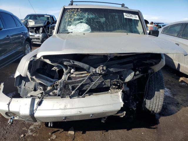 1J8HG48PX7C648213 - 2007 JEEP COMMANDER 银色 照片 5