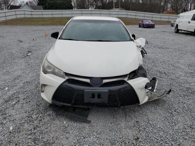 4T1BF1FK3FU069638 - 2015 TOYOTA CAMRY LE WHITE photo 5