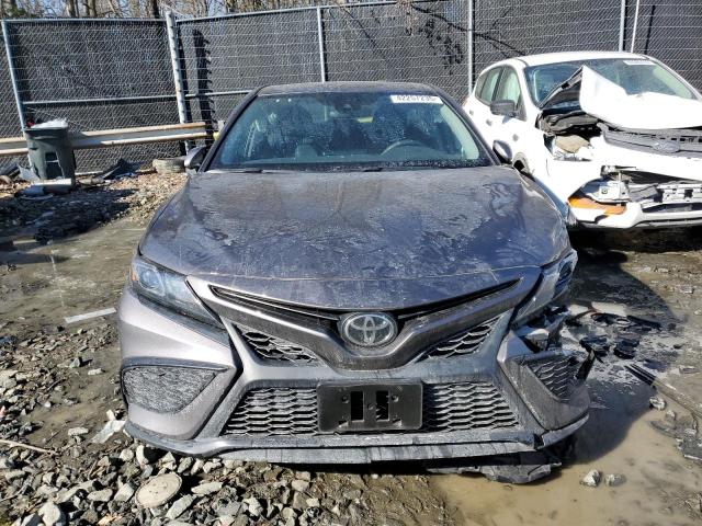 4T1G11AK9PU155050 - 2023 TOYOTA CAMRY SE NIGHT SHADE CHARCOAL photo 5
