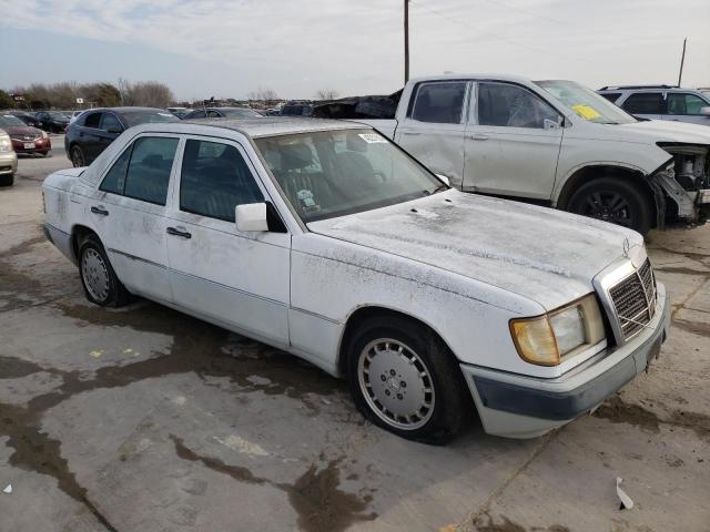 WDBEA26D5NB597441 - 1992 MERCEDES-BENZ 300 E 2.6 WHITE photo 4