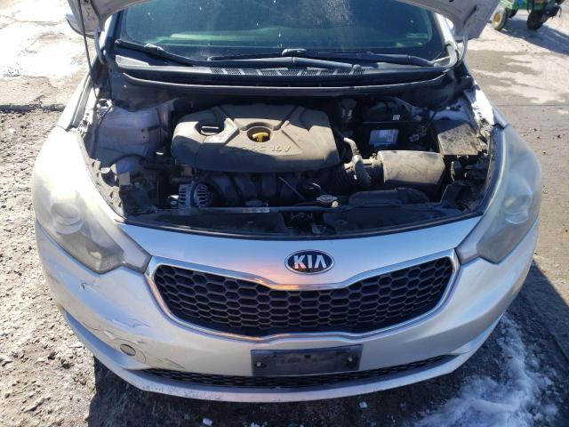 KNAFX4A62E5229299 - 2014 KIA FORTE LX SILVER photo 11