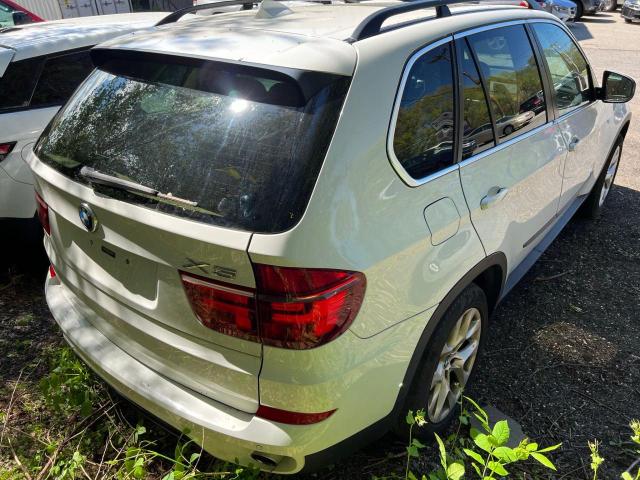 5UXZV4C58D050452 - 2013 BMW X5 XDRIVE35I WHITE photo 4