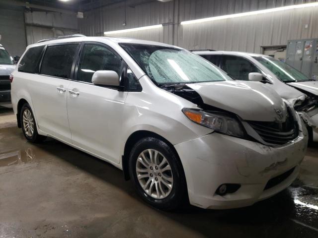 5TDYK3DC5FS667171 - 2015 TOYOTA SIENNA XLE WHITE photo 4