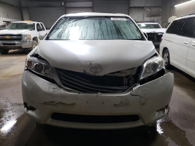 5TDYK3DC5FS667171 - 2015 TOYOTA SIENNA XLE WHITE photo 5