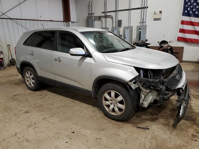 5XYKT4A12CG287774 - 2012 KIA SORENTO BASE SILVER photo 4