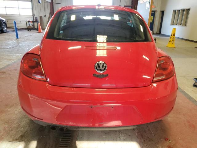 3VWFP7ATXDM663373 - 2013 VOLKSWAGEN BEETLE RED photo 6