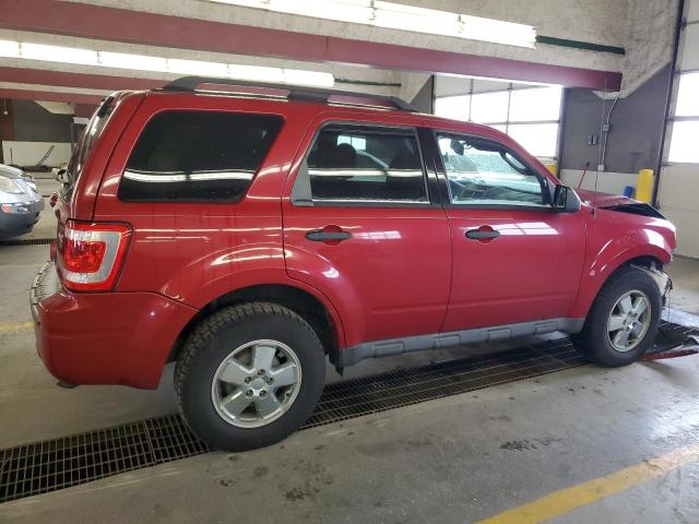 1FMCU0D79AKC76185 - 2010 FORD ESCAPE XLT RED photo 3