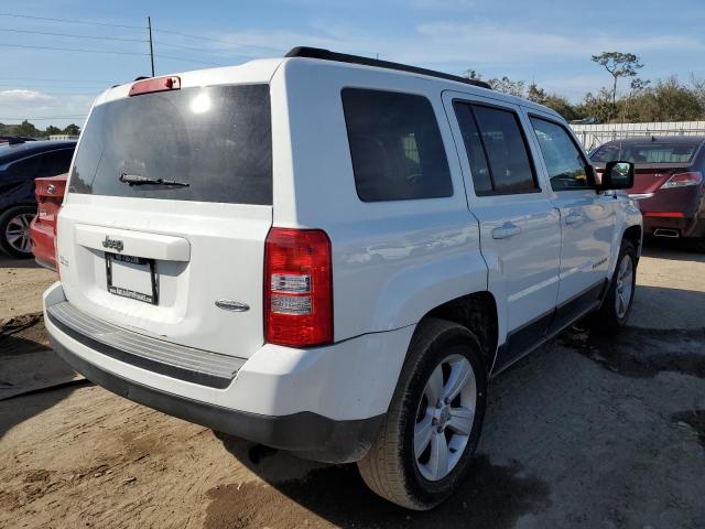 1C4NJPFA9GD599270 - 2016 JEEP PATRIOT LATITUDE WHITE photo 3