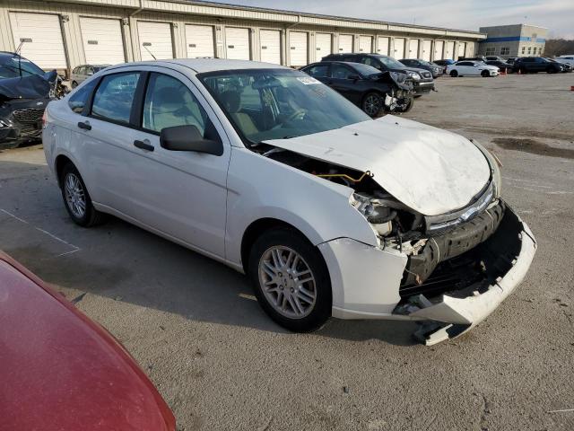 1FAHP35N69W241002 - 2009 FORD FOCUS SE WHITE photo 4