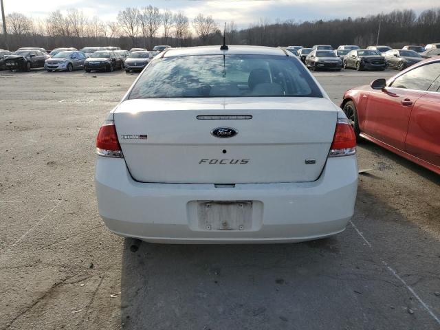 1FAHP35N69W241002 - 2009 FORD FOCUS SE WHITE photo 6