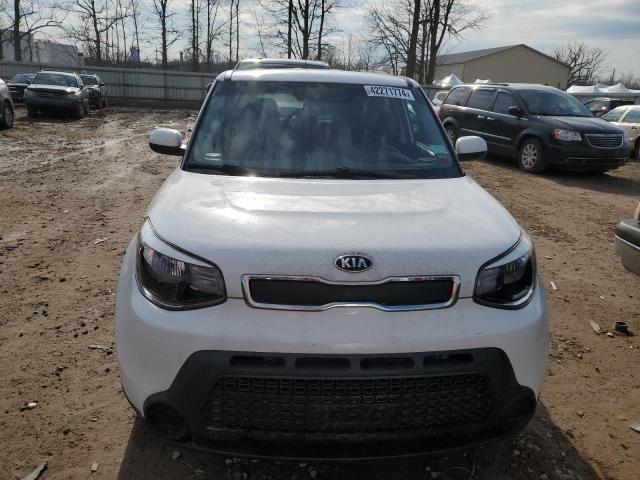 KNDJN2A28E7038382 - 2014 KIA SOUL WHITE photo 5