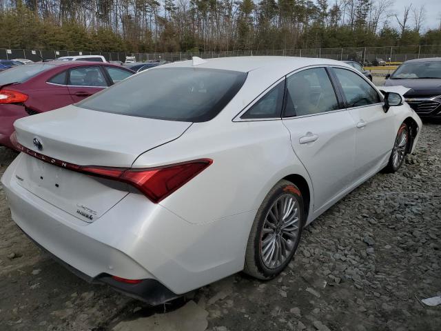 4T1DA1ABXNU013404 - 2022 TOYOTA AVALON LIMITED WHITE photo 3