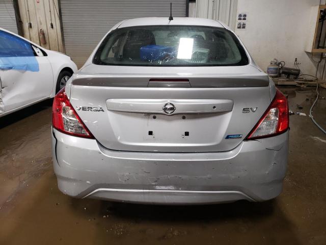 3N1CN7AP8GL883929 - 2016 NISSAN VERSA S SILVER photo 6