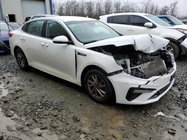 5XXGT4L31LG442601 - 2020 KIA OPTIMA LX WHITE photo 4