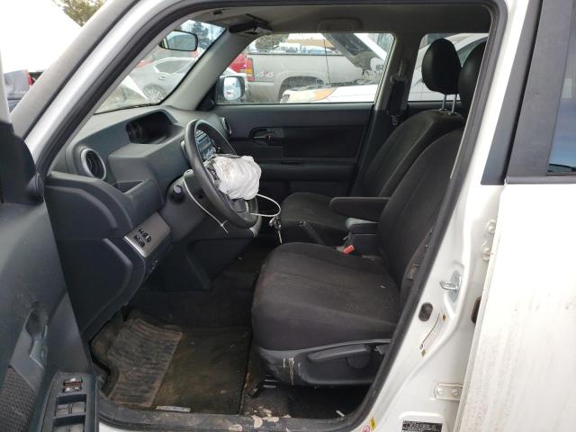 JTLKE50E581051054 - 2008 TOYOTA SCION XB Weiß Foto 7