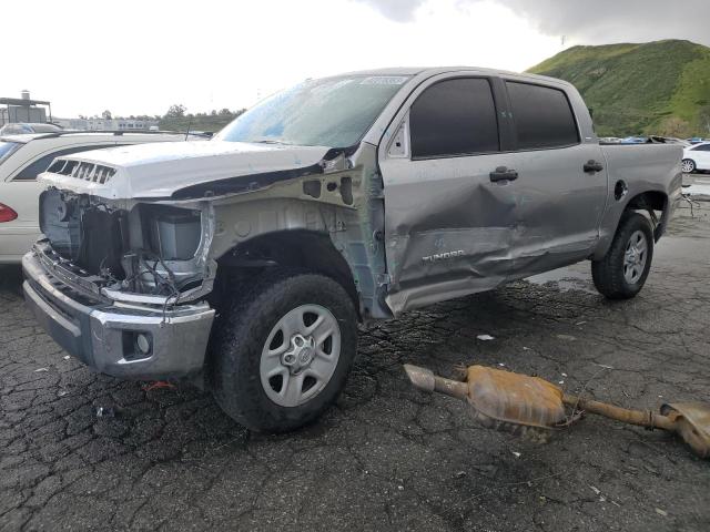 5TFEM5F16JX127089 - 2018 TOYOTA TUNDRA CREWMAX SR5 SILVER photo 1