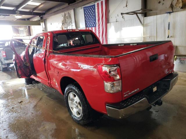 5TFUW5F10DX298284 - 2013 TOYOTA TUNDRA DOUBLE CAB SR5 RED photo 2