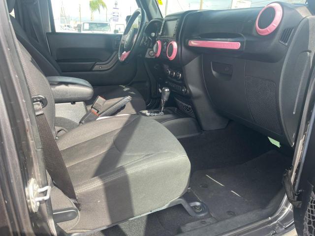 1C4BJWDG7GL310266 - 2016 JEEP WRANGLER U SPORT ნაცრისფერი ფოტო 5