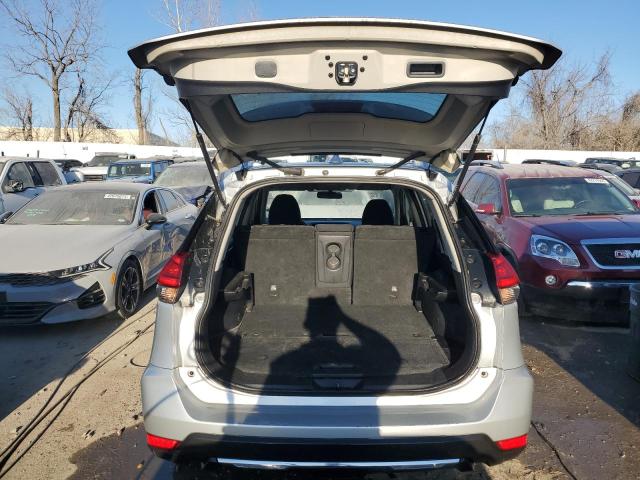 KNMAT2MV9HP530726 - 2017 NISSAN ROGUE S SILVER photo 6