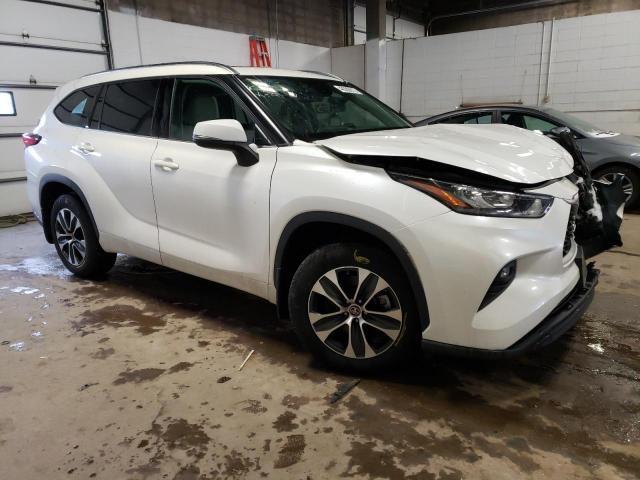 5TDGZRBH1LS034526 - 2020 TOYOTA HIGHLANDER XLE WHITE photo 4